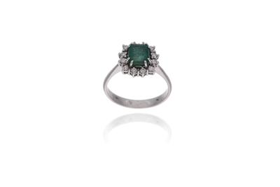 Anello con smeraldo e diamanti - Asta Preziosi Anello con smeraldo e diamanti - Asta Preziosi