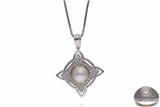 Collana con ciondolo e anello con pietre, perla e perla mabe' - Asta Preziosi Collana con ciondolo e anello con pietre, perla e perla mabe' - Asta Preziosi