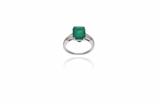 Anello con smeraldo e diamanti - Asta Preziosi Anello con smeraldo e diamanti - Asta Preziosi