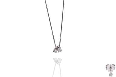 Collana con due ciondoli e orecchino con diamanti - Asta Preziosi Collana con due ciondoli e orecchino con diamanti - Asta Preziosi
