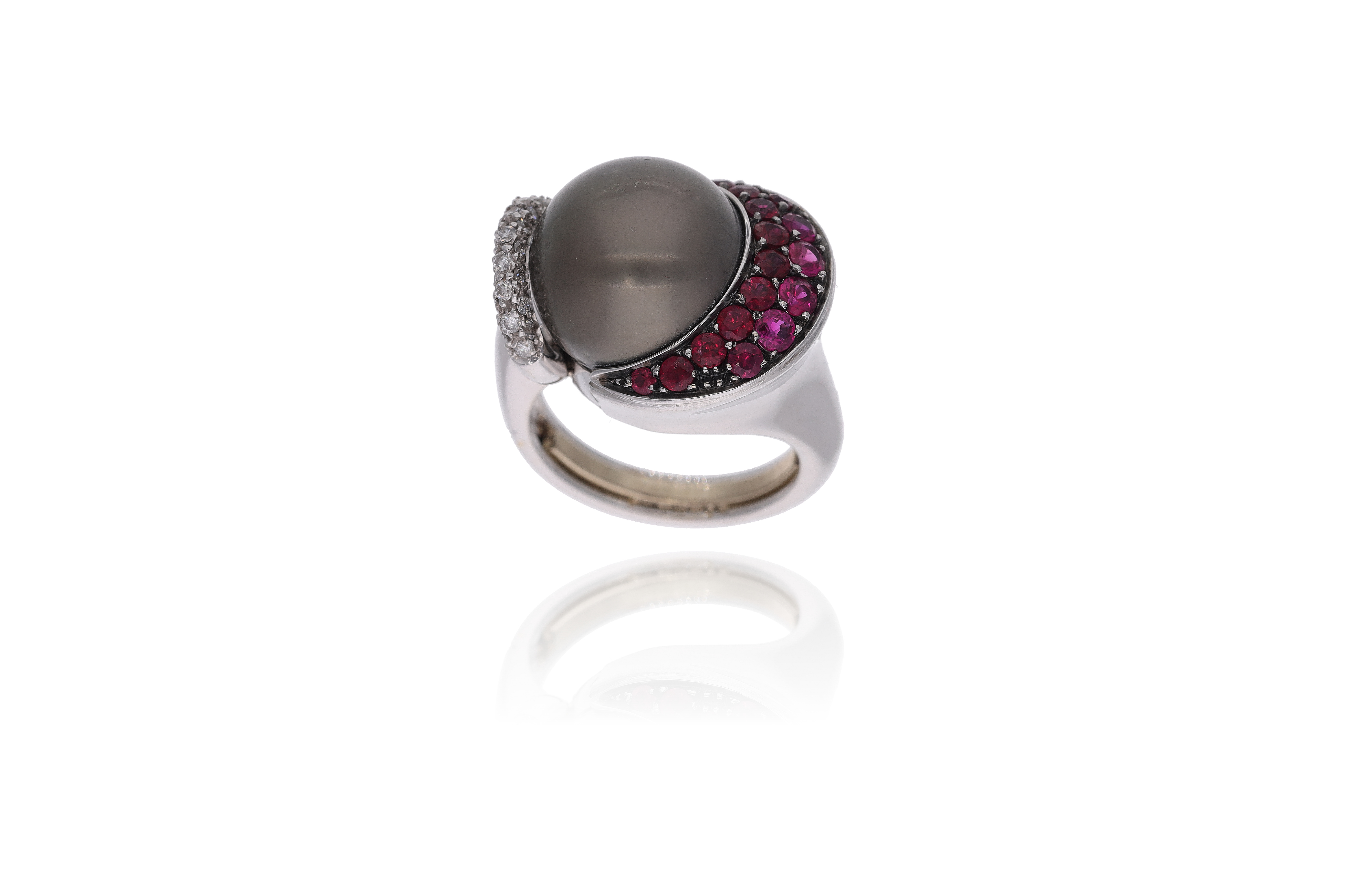 Anello con perla, diamanti e rubini - Asta Preziosi