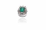 Anello con smeraldo e diamanti - Asta Preziosi Anello con smeraldo e diamanti - Asta Preziosi