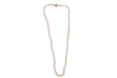 Collana di pietre chiusura oro e diamanti - Asta Preziosi Collana di pietre chiusura oro e diamanti - Asta Preziosi
