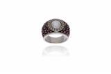 Anello con diamanti, rubini e perla mabe' - Asta Preziosi Anello con diamanti, rubini e perla mabe' - Asta Preziosi