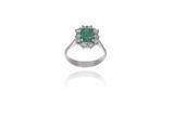 Anello con smeraldo e diamanti - Asta Preziosi Anello con smeraldo e diamanti - Asta Preziosi