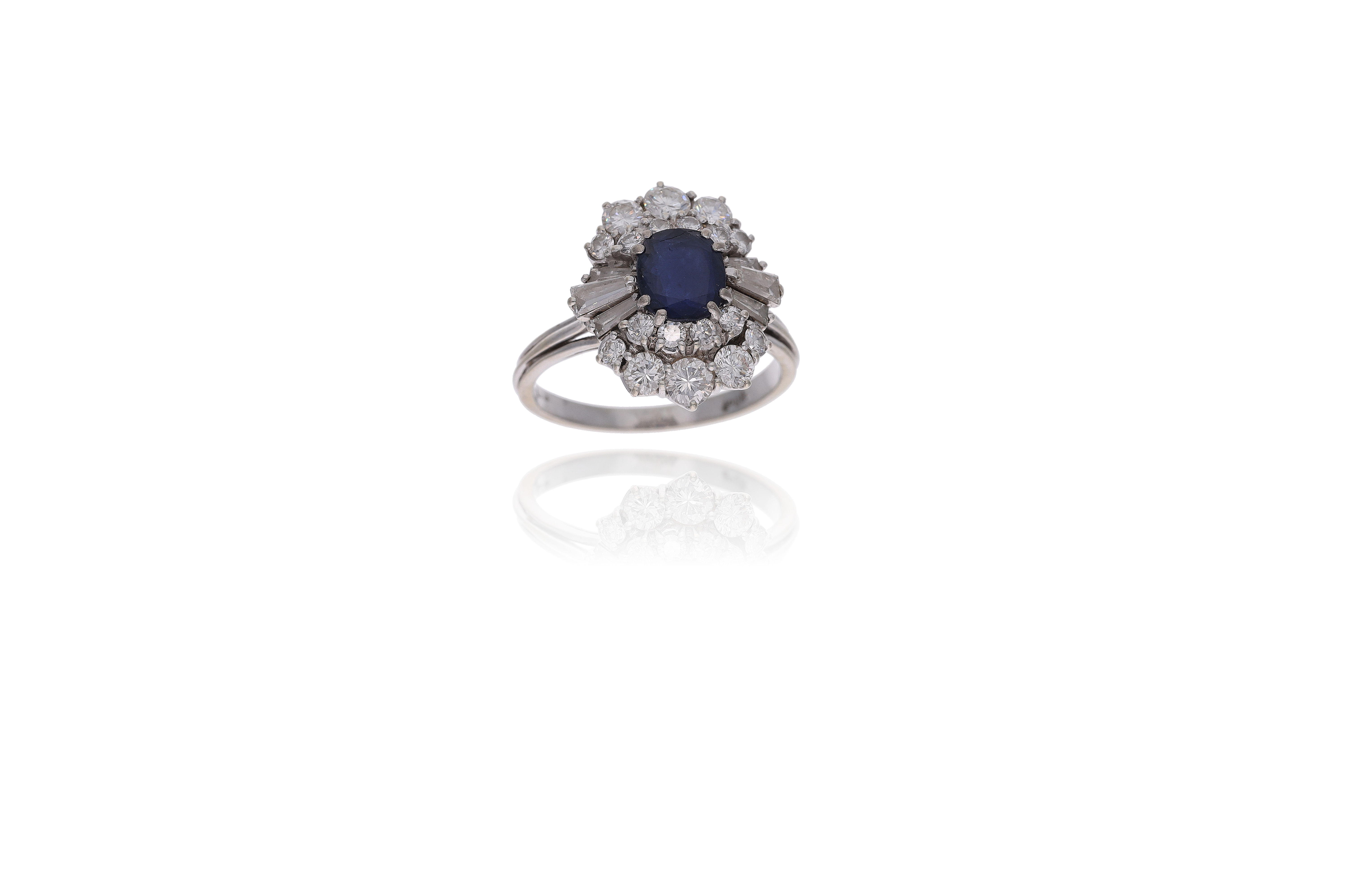 Anello con zaffiro e diamanti - Asta Preziosi