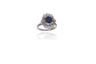 Anello con zaffiro e diamanti - Asta Preziosi Anello con zaffiro e diamanti - Asta Preziosi