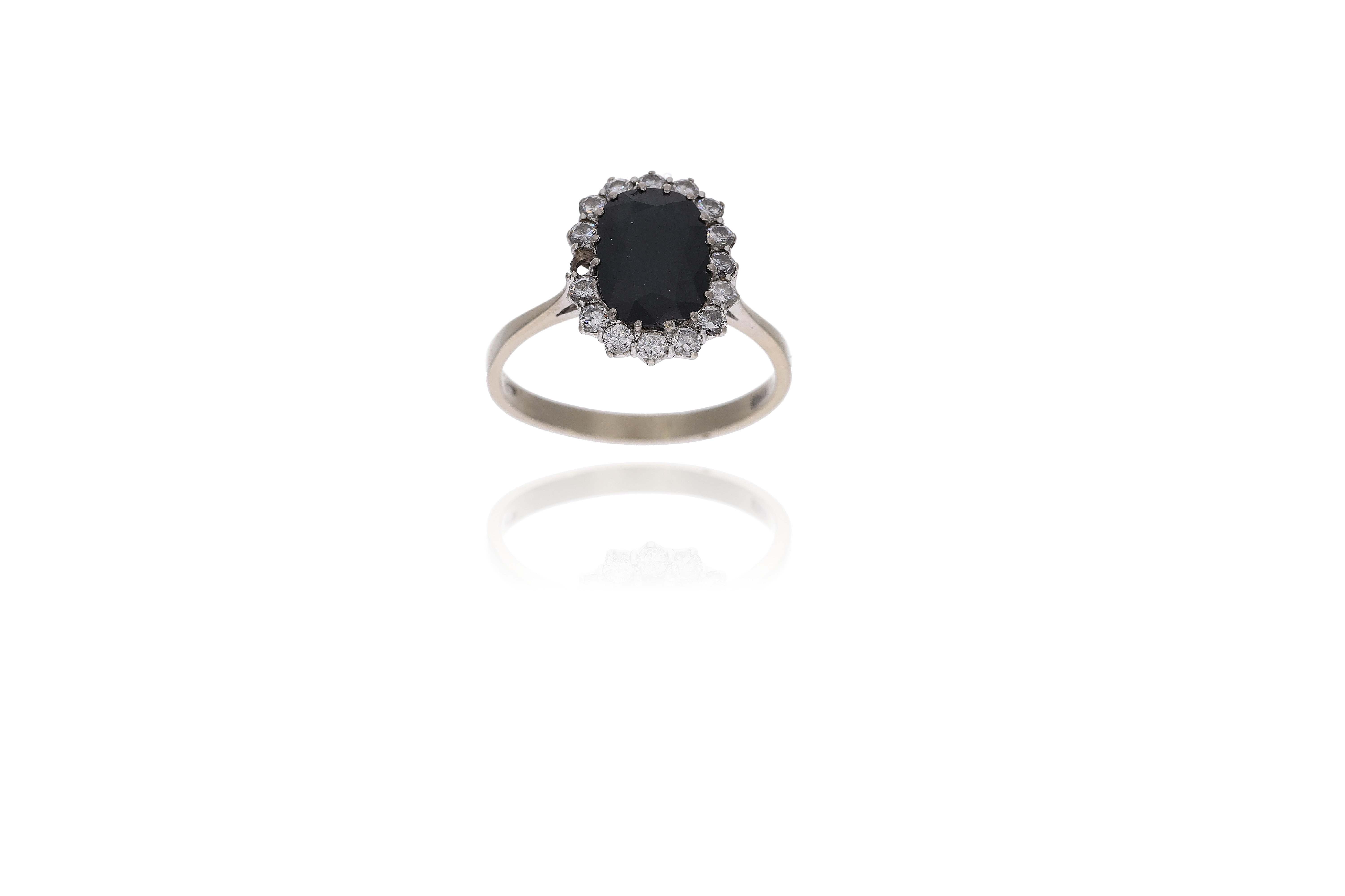 Anello con zaffiro e diamanti - Asta Preziosi