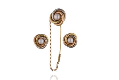 Parure, spilla ed orecchini con perle - Asta Preziosi Parure, spilla ed orecchini con perle - Asta Preziosi