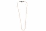 Collana di perle con smeraldo e diamanti - Asta Preziosi Collana di perle con smeraldo e diamanti - Asta Preziosi