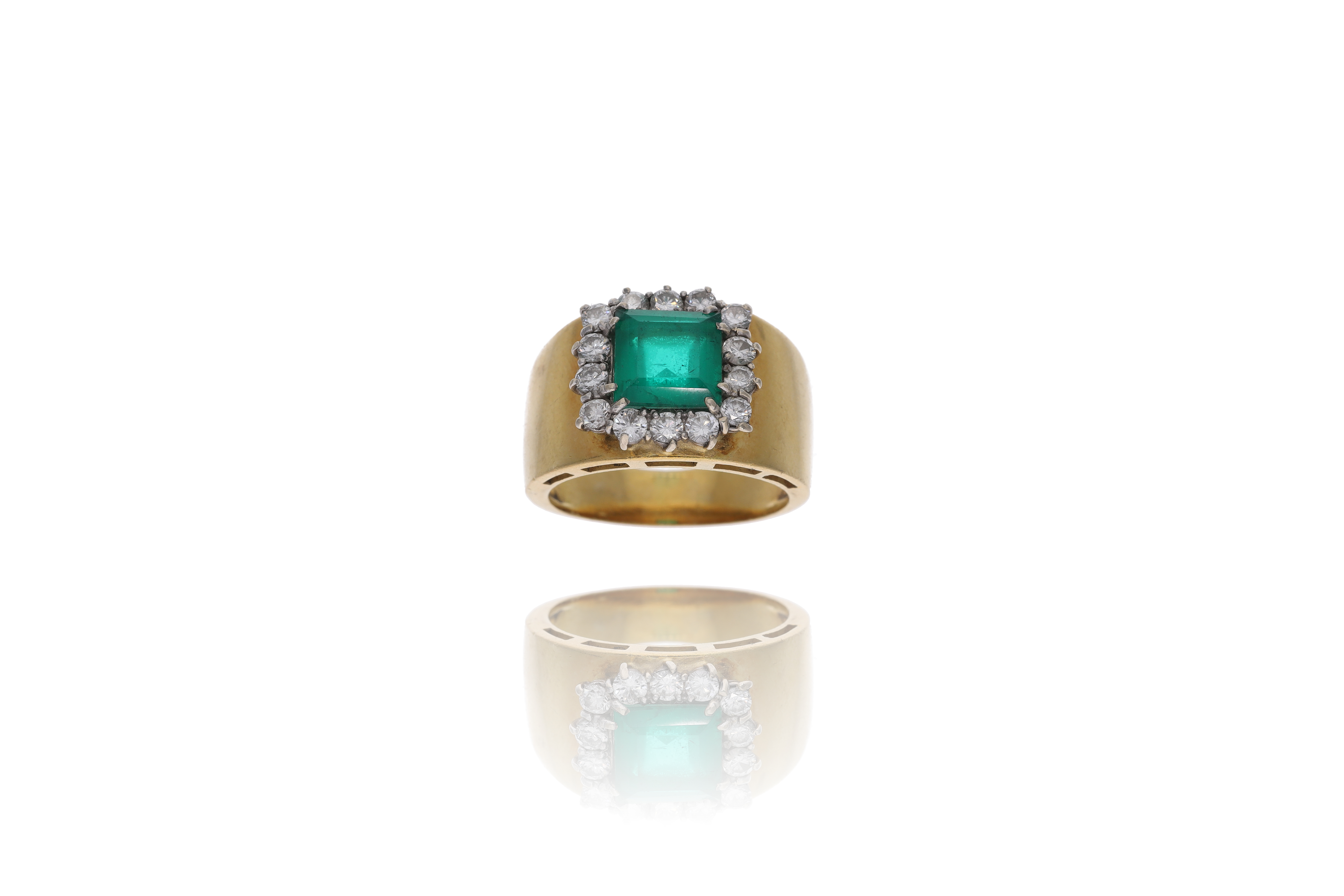 Anello con diamanti e pietra - Asta Preziosi