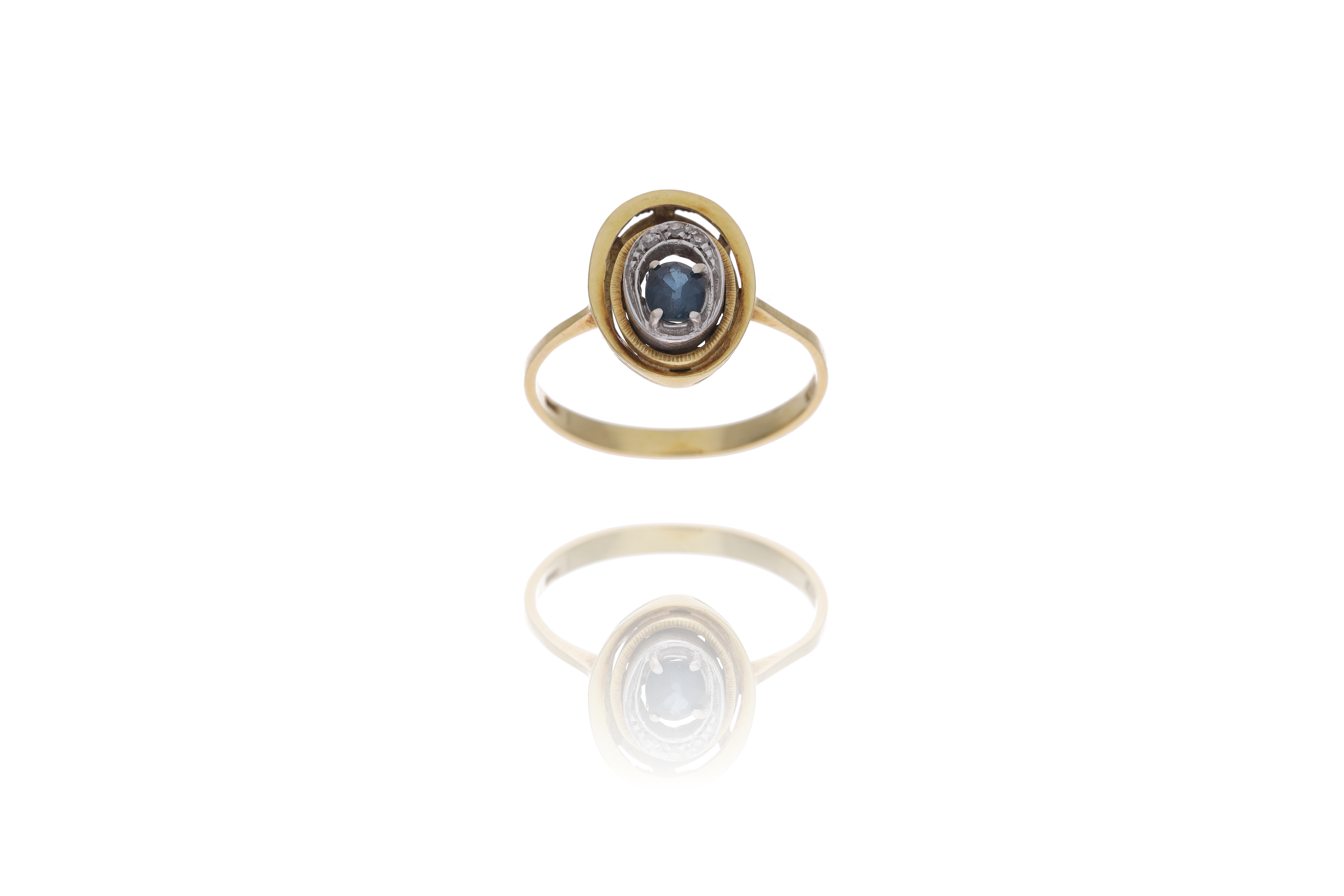 Anello con diamanti e zaffiro - Asta Preziosi