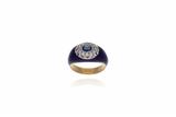 Anello con zaffiro, diamanti e smalti - Asta Preziosi Anello con zaffiro, diamanti e smalti - Asta Preziosi