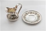 Caraffa e piatto in argento - Asta Preziosi Caraffa e piatto in argento - Asta Preziosi