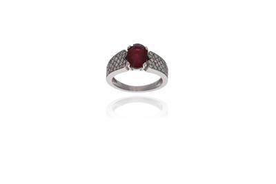 Anello con tormalina rossa e diamanti - Asta Preziosi Anello con tormalina rossa e diamanti - Asta Preziosi