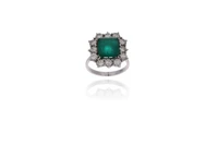 Anello con diamanti e smeraldo - Asta Preziosi Anello con diamanti e smeraldo - Asta Preziosi