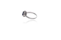 Anello con zaffiro e diamanti - Asta Preziosi Anello con zaffiro e diamanti - Asta Preziosi