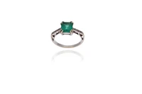 Anello con smeraldo e diamanti - Asta Preziosi Anello con smeraldo e diamanti - Asta Preziosi