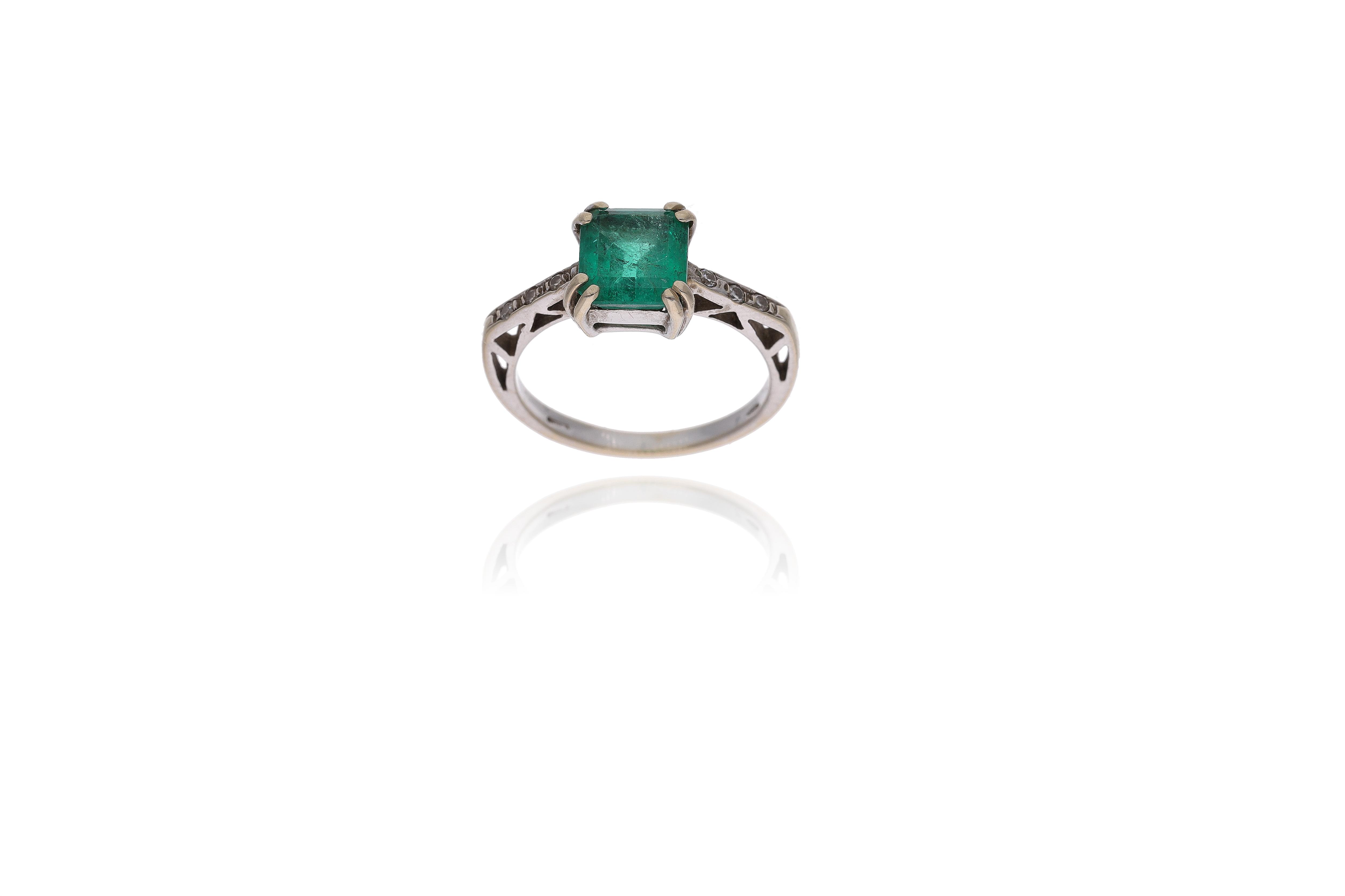 Anello con smeraldo e diamanti - Asta Preziosi