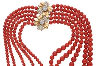 Parure, collana e bracciale con corallo e diamanti - Asta Preziosi Parure, collana e bracciale con corallo e diamanti - Asta Preziosi