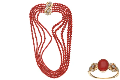 Parure, collana e bracciale con corallo e diamanti - Asta Preziosi Parure, collana e bracciale con corallo e diamanti - Asta Preziosi
