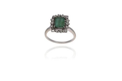 Anello con smeraldo e diamanti - Asta Preziosi Anello con smeraldo e diamanti - Asta Preziosi