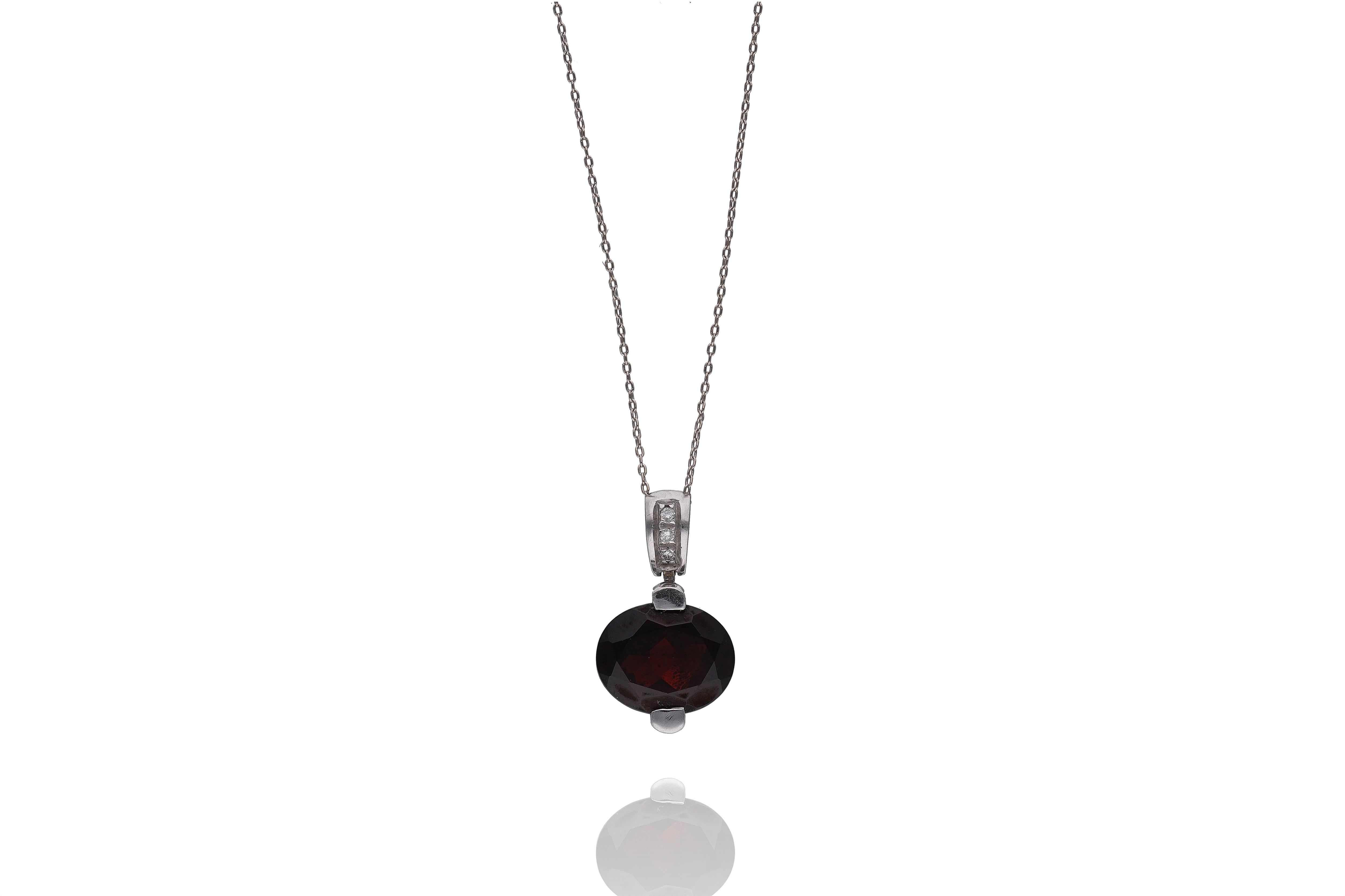 Collana con ciondolo con granato e diamanti - Asta Preziosi