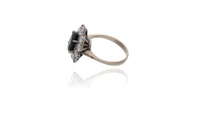 Anello con zaffiro e diamanti - Asta Preziosi Anello con zaffiro e diamanti - Asta Preziosi