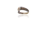 Anello con diamanti e pietra - Asta Preziosi Anello con diamanti e pietra - Asta Preziosi