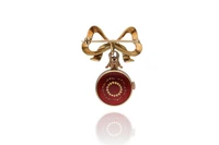 Spilla con orologio con smalto - Asta Preziosi Spilla con orologio con smalto - Asta Preziosi