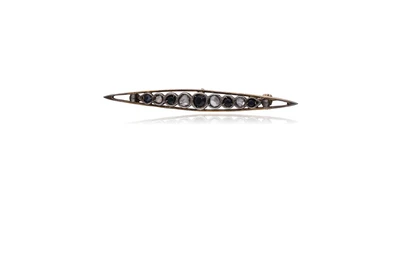 Spilla con zaffiri e diamanti - Asta preziosi Spilla con zaffiri e diamanti - Asta preziosi