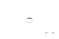 Anello e orecchini con diamanti - Asta preziosi Anello e orecchini con diamanti - Asta preziosi