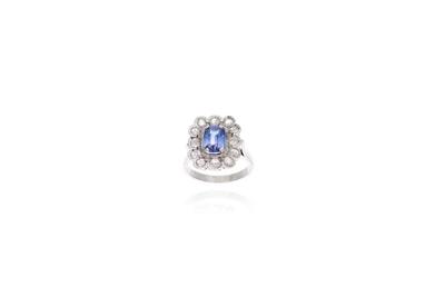 Anello con diamanti e pietra - Asta preziosi Anello con diamanti e pietra - Asta preziosi