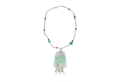 Collana con pendente, diamanti, perle coltivate, corindoni, berilli e pietre - Asta preziosi Collana con pendente, diamanti, perle coltivate, corindoni, berilli e pietre - Asta preziosi