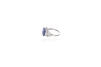 Anello con diamanti e pietra - Asta Preziosi Anello con diamanti e pietra - Asta Preziosi