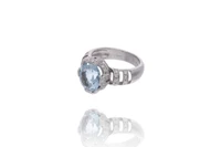 Anello con diamanti e acquamarina - Asta Preziosi