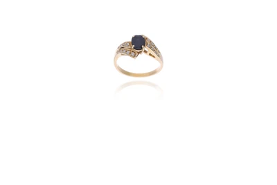 Anello con zaffiro e diamanti - Asta Preziosi Anello con zaffiro e diamanti - Asta Preziosi