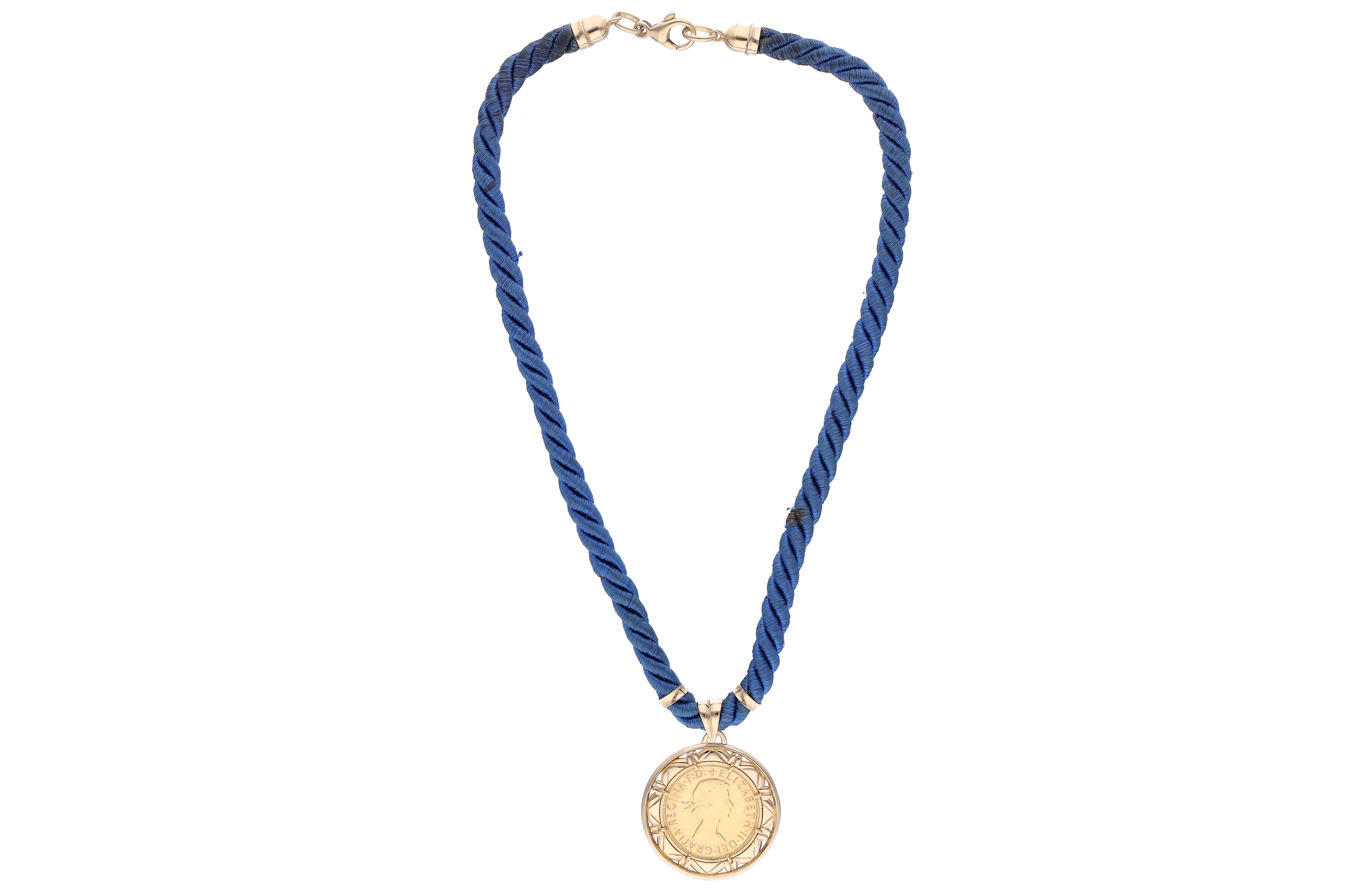 Collana con ciondolo con sterlina - Asta Preziosi