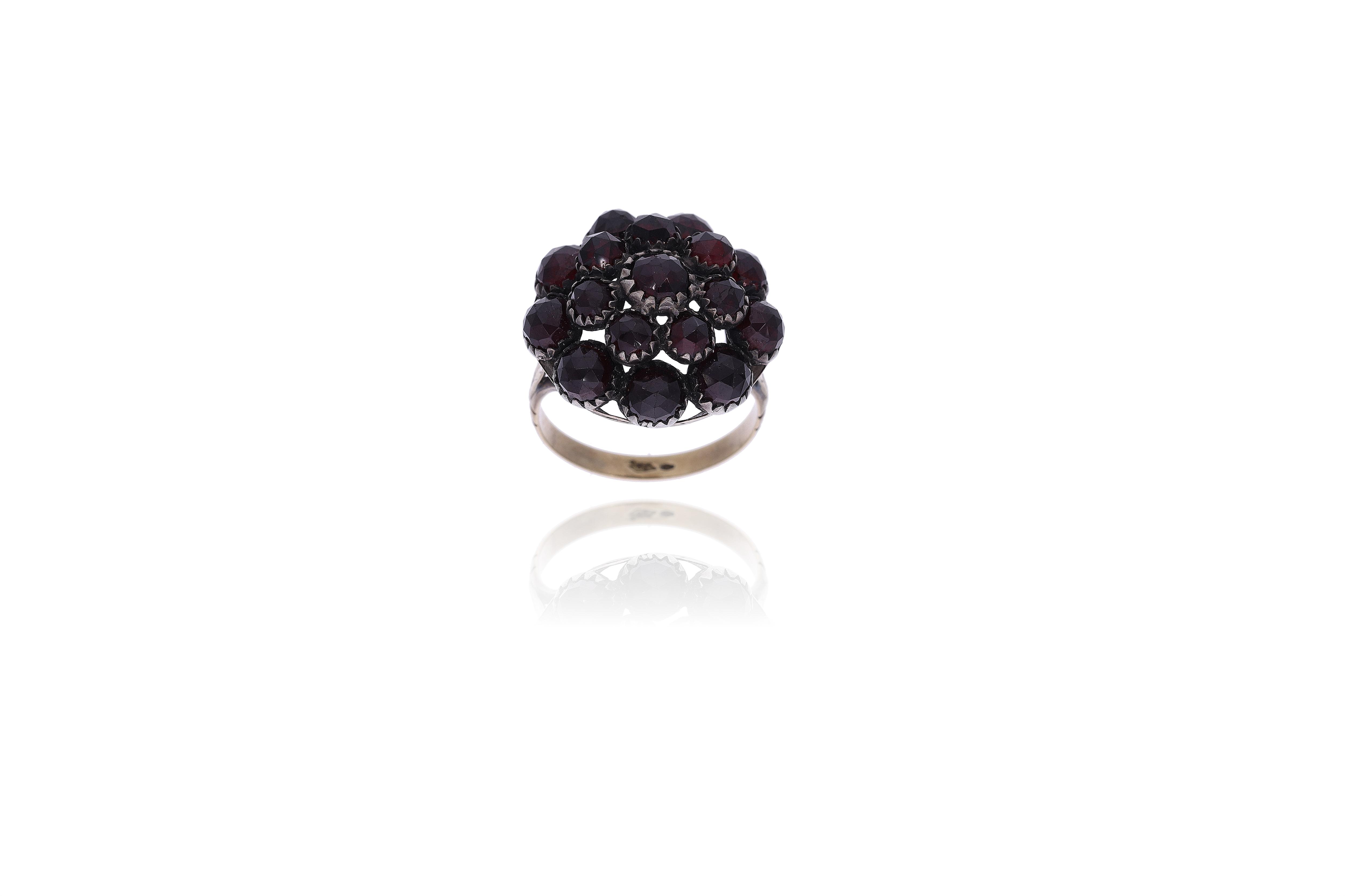 Anello con granati - Asta Preziosi
