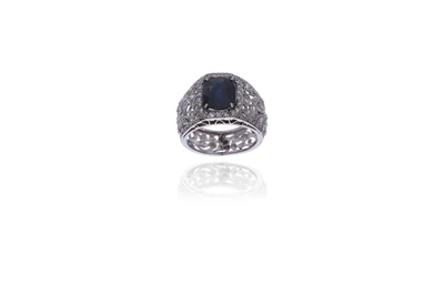 Anello con zaffiro e diamanti - Asta Preziosi Anello con zaffiro e diamanti - Asta Preziosi