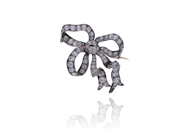Spilla con diamanti - Asta Preziosi Spilla con diamanti - Asta Preziosi