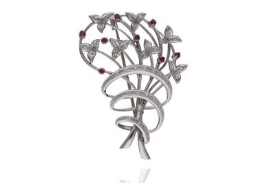 Spilla con diamanti e rubini - Asta Preziosi Spilla con diamanti e rubini - Asta Preziosi