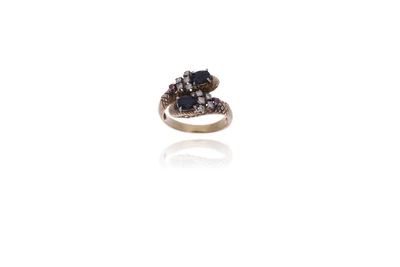 Anello con zaffiri, rubini e diamanti - Asta Preziosi Anello con zaffiri, rubini e diamanti - Asta Preziosi