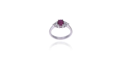 Anello con rubino e diamanti - Asta Preziosi Anello con rubino e diamanti - Asta Preziosi
