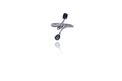 Anello con zaffiri e diamanti - Asta Preziosi Anello con zaffiri e diamanti - Asta Preziosi