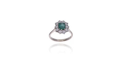 Anello con smeraldo e diamanti - Asta Preziosi Anello con smeraldo e diamanti - Asta Preziosi