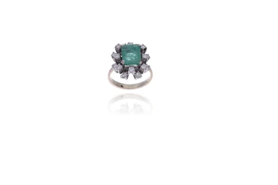 Anello con smeraldo e diamanti - Asta Preziosi Anello con smeraldo e diamanti - Asta Preziosi