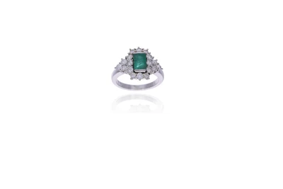 Anello con smeraldo e diamanti - Asta Preziosi Anello con smeraldo e diamanti - Asta Preziosi