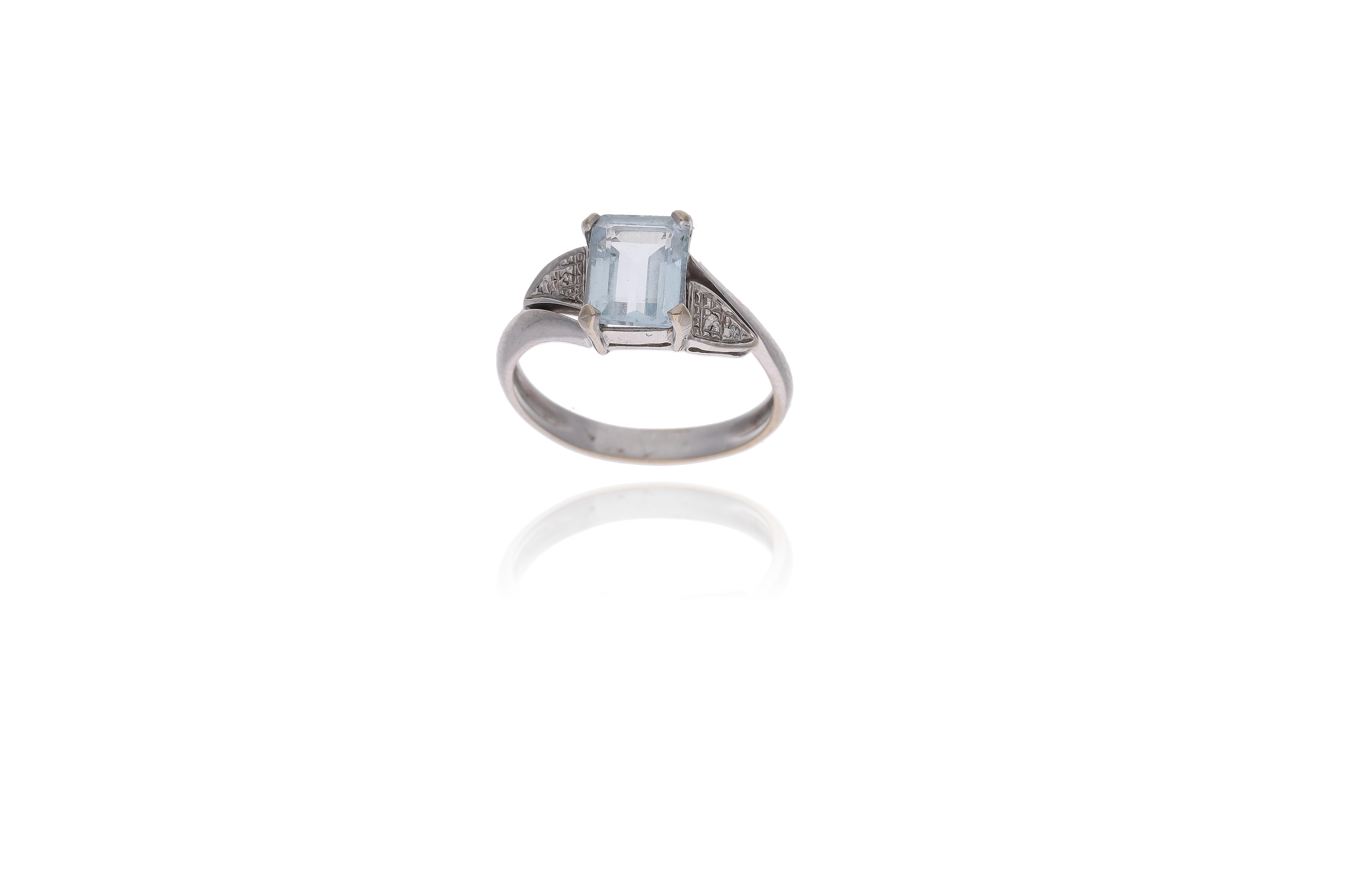 Anello con acquamarina e diamanti - Asta Preziosi