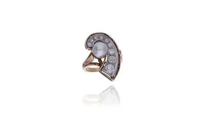 Anello con perla coltivata e diamanti - Asta Preziosi